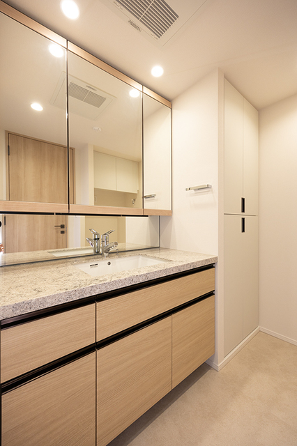 洗面設備　※写真は同タイプ住戸です。