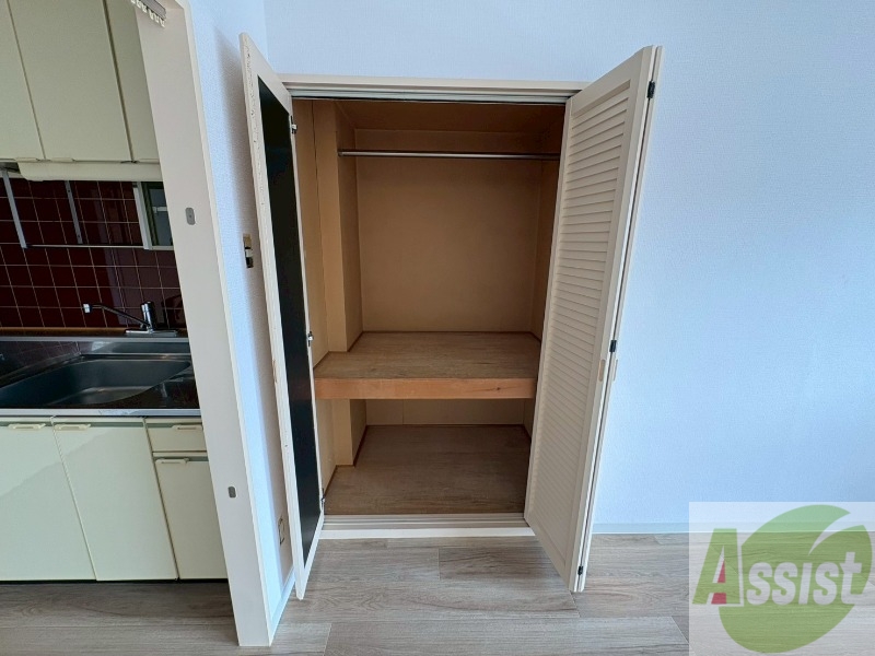 収納　寝室の収納です。部屋がすっきり片付きます。