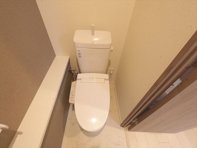 トイレ　温水洗浄便座付トイレ