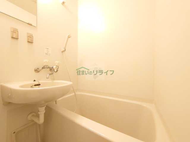 バス・シャワールーム　別部屋参考画像