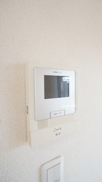 セキュリティ　映像で来訪者確認ができる、ＴＶモニタ付インターホン付き◎