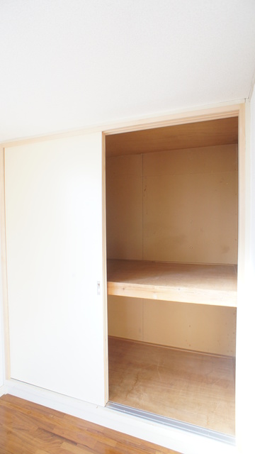 収納　昔ながらの押入タイプは奥行があるので、収納らくらく♪