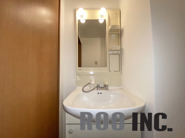洗面設備　写真は反転のお部屋です