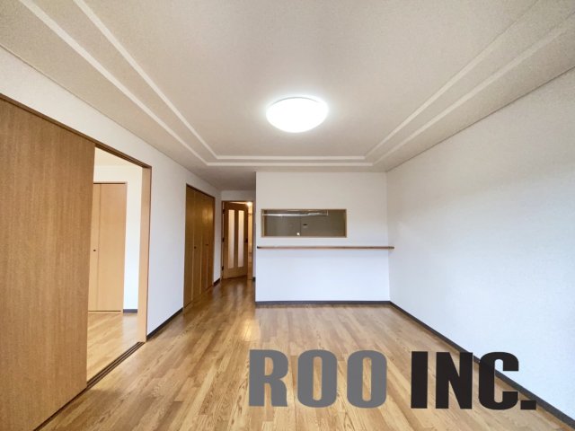 居室・リビング　写真は反転のお部屋です