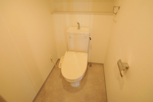 トイレ　※別部屋の参考写真です。