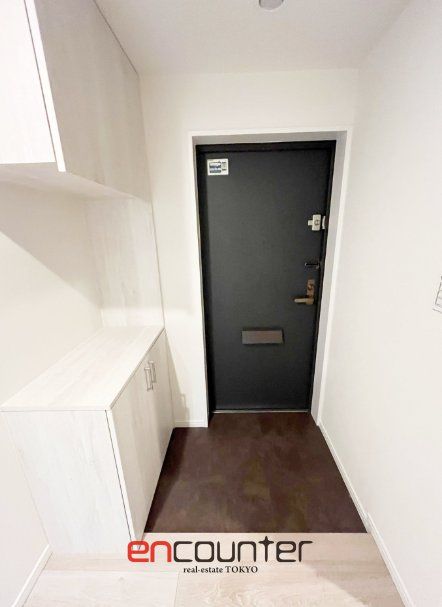 玄関　※同マンション別室参考写真