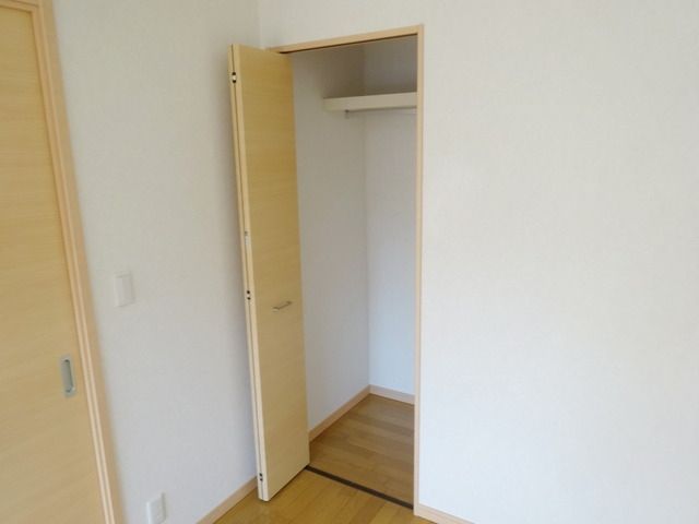 収納　同物件別部屋写真