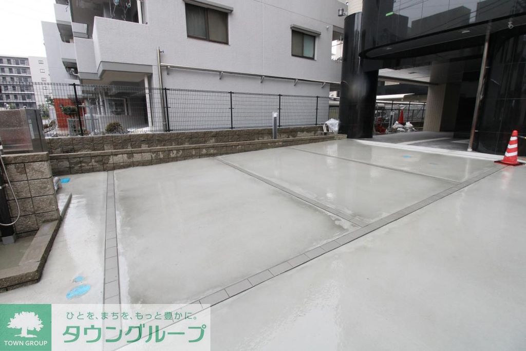 駐車場　バルコニー