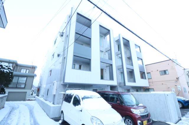 建物外観　４階建て♪