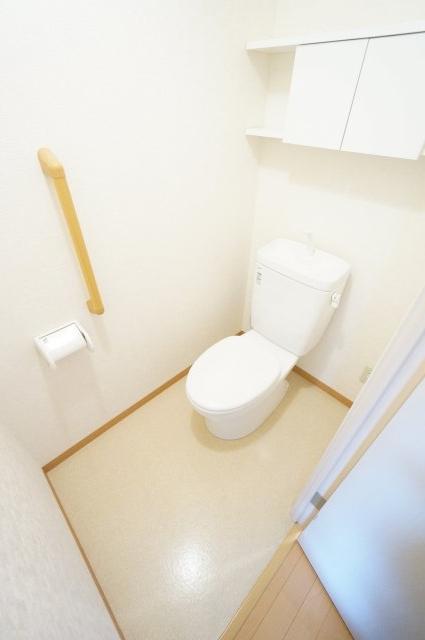 トイレ　※同物件・反転タイプの写真です。