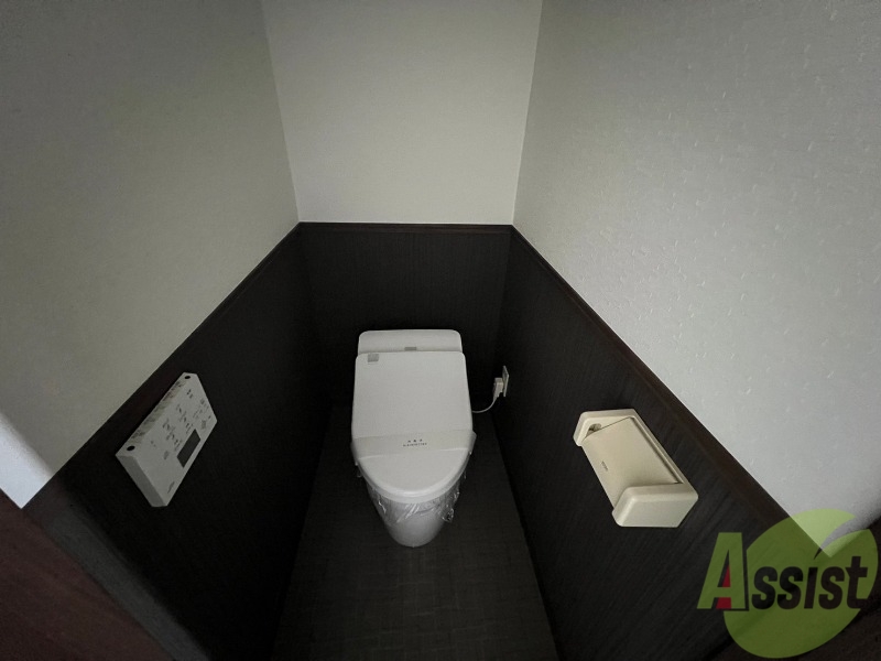 トイレ　温水洗浄便座付きのトイレは、使用しやすくうれしいですね。