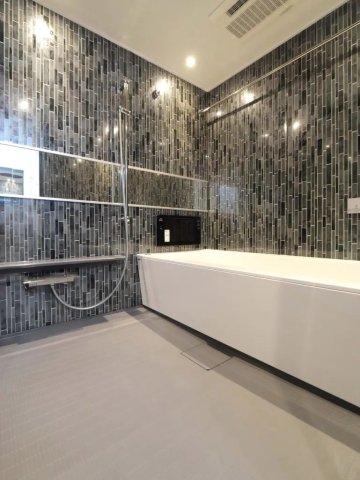 バス・シャワールーム　※建築中の為、実際のお部屋と仕様が異なるケースがございます。