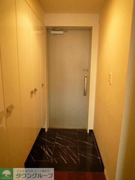 玄関　※別部屋参考写真