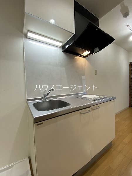 キッチン　キッチンは1口IHコンロが設置されています。新しく購入する必