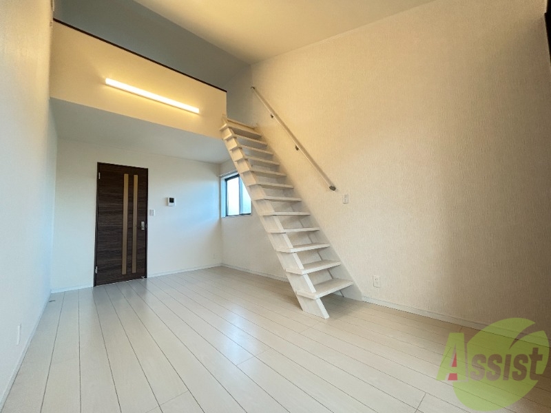 居室・リビング　８．７帖の洋室です。生活のメインとなる部屋ですね。