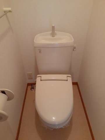 トイレ　清潔感のあるトイレです