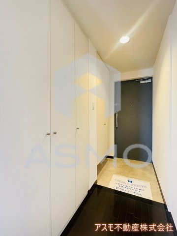 玄関　同マンション別部屋　参考写真