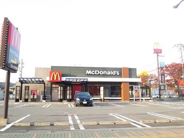 飲食店　マクドナルド秋田広面店（飲食店）まで250m