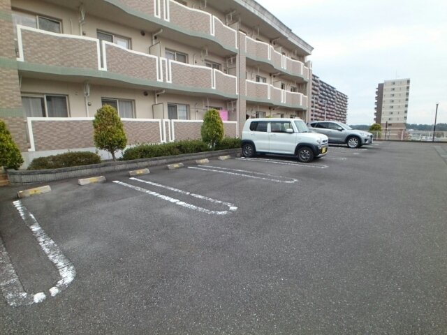 駐車場　駐車場完備です