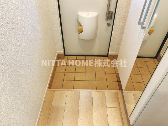 玄関　玄関も十分なスぺースがあります＊