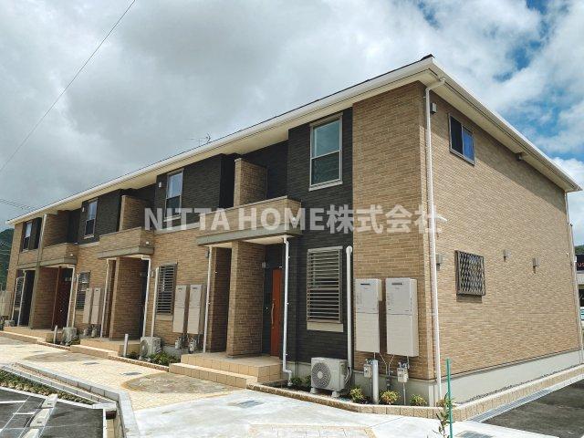 建物外観　築浅物件◆コンビニやスーパー、病院に近く便利な立地です◎