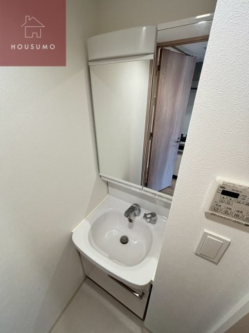 洗面設備　コンパクトで使いやすい洗面所