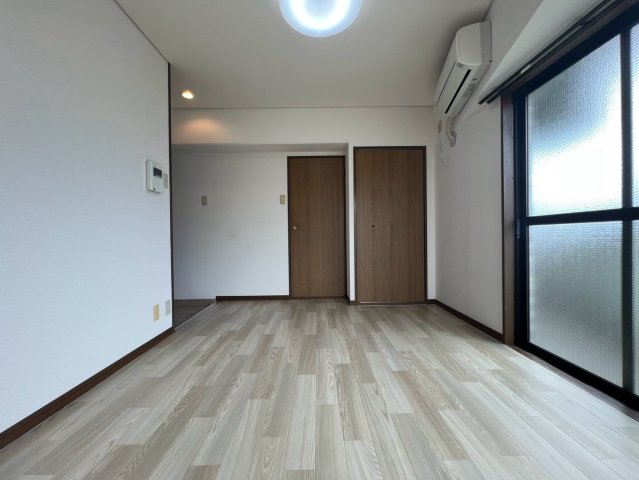 エスリード上甲子園の居間写真