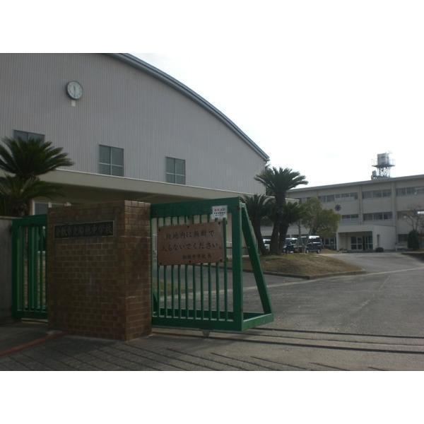 中学校　倉敷市立船穂中学校（中学校）まで835m