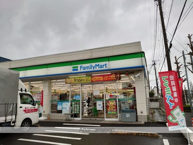 コンビニ　ファミリーマート（コンビニ）まで591m