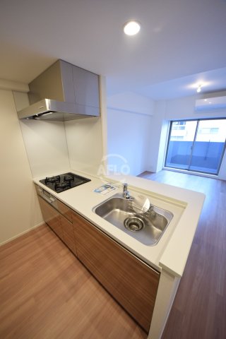 キッチン　スマートカーサ伏見町　3口ガスシステムキッチン