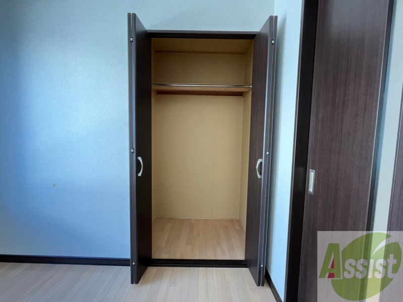 収納　寝室の収納です。部屋がすっきり片付きます。