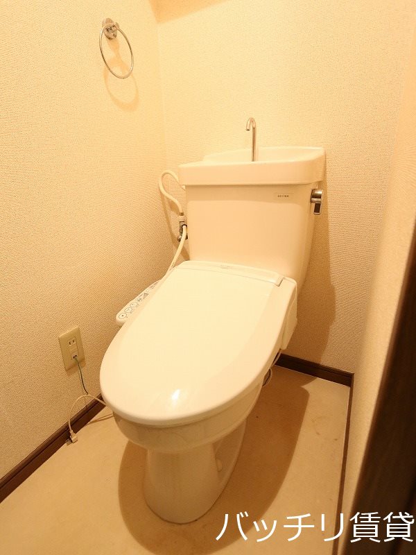 トイレ　別部屋写真の為現況優先と致します。