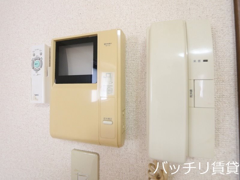 セキュリティ　別部屋写真の為現況優先と致します。
