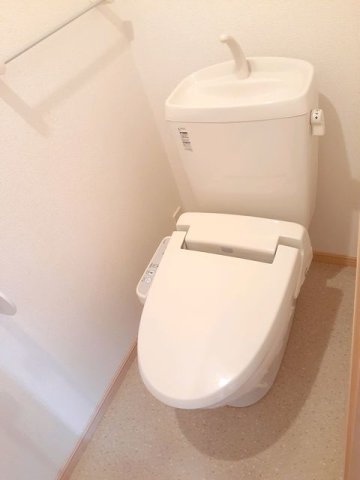 トイレ　清潔感のあるトイレです