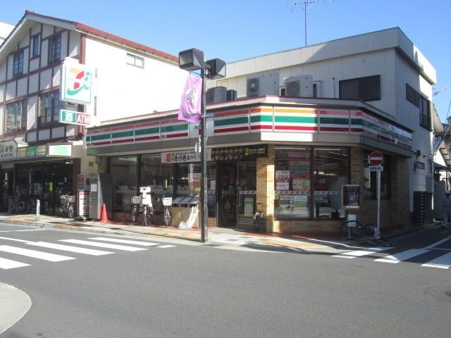 コンビニ　セブンイレブン（コンビニ）まで350m