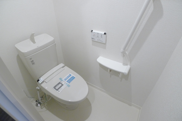 トイレ　ウォシュレット機能付き