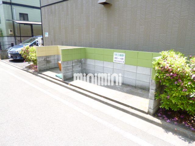 その他共有部分　敷地内にゴミ捨て場があるので楽チンです