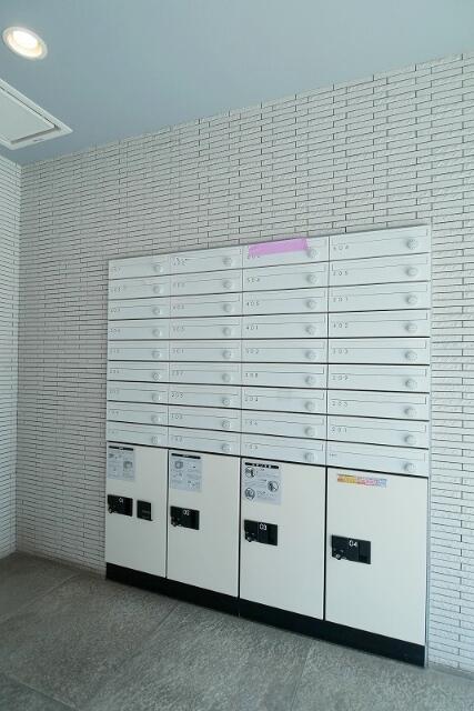 その他設備　ポストと宅配ボックスです