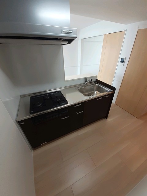 キッチン　現在建設中の為、同じ施工会社の内装写真を添付しております（イ