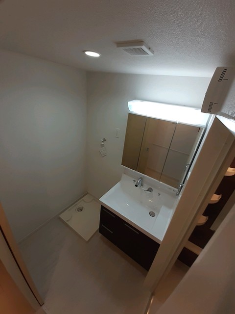 洗面設備　現在建設中の為、同じ施工会社の内装写真を添付しております（イ