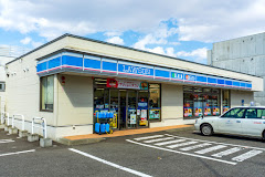 コンビニ　ローソン札幌北18東一丁目店（コンビニ）まで181m