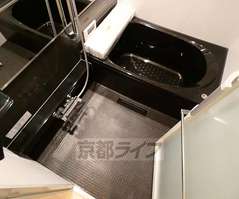 バス・シャワールーム　きれいなバスルームです