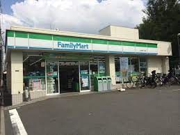 コンビニ　ファミリーマート 大森西四丁目店（コンビニ）まで357m