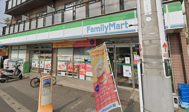 コンビニ　ファミリーマート（コンビニ）まで576m