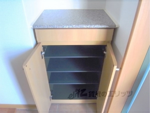 収納　上部