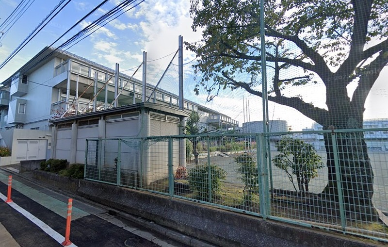 小学校　目黒区立緑ヶ丘小学校（自由が丘）（小学校）まで748m