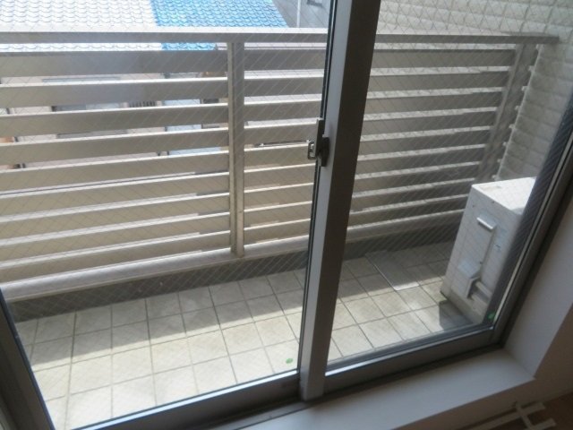 バルコニー　バルコニー（東向）