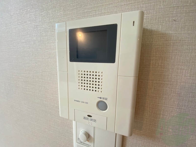 セキュリティ　こちらは窓の写真です。開口部分が大きいので明るいですね！