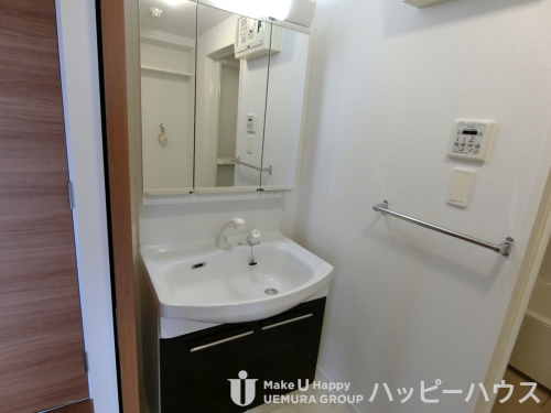 洗面設備　退去前につき、同じ号室の部屋写真になります。現状優先致します