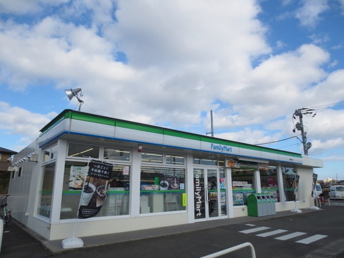 コンビニ　ファミリーマート泉野村（コンビニ）まで290m